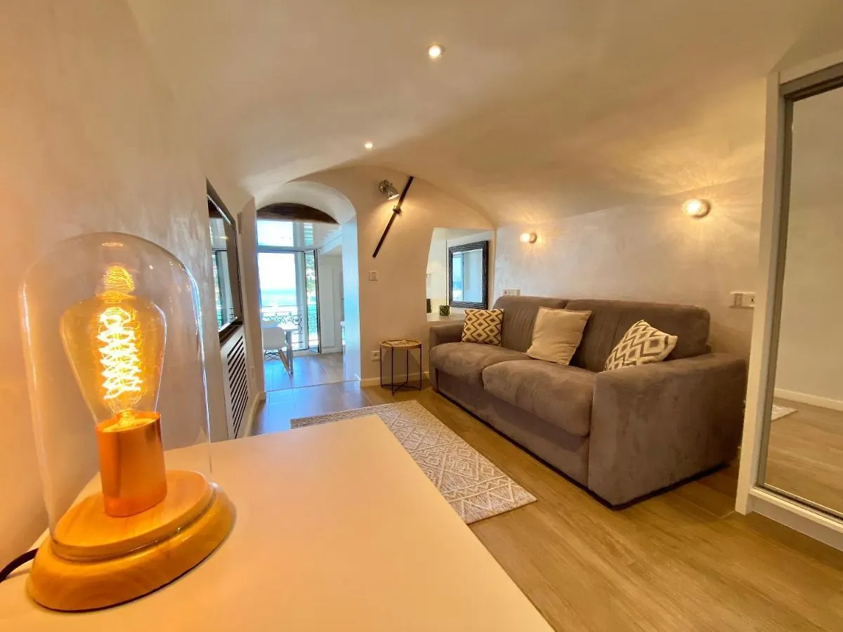 Longue 1 Menton Apartment 0*,  France